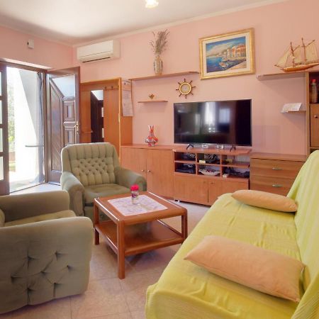 Apartment Laganis Plovanija Dış mekan fotoğraf