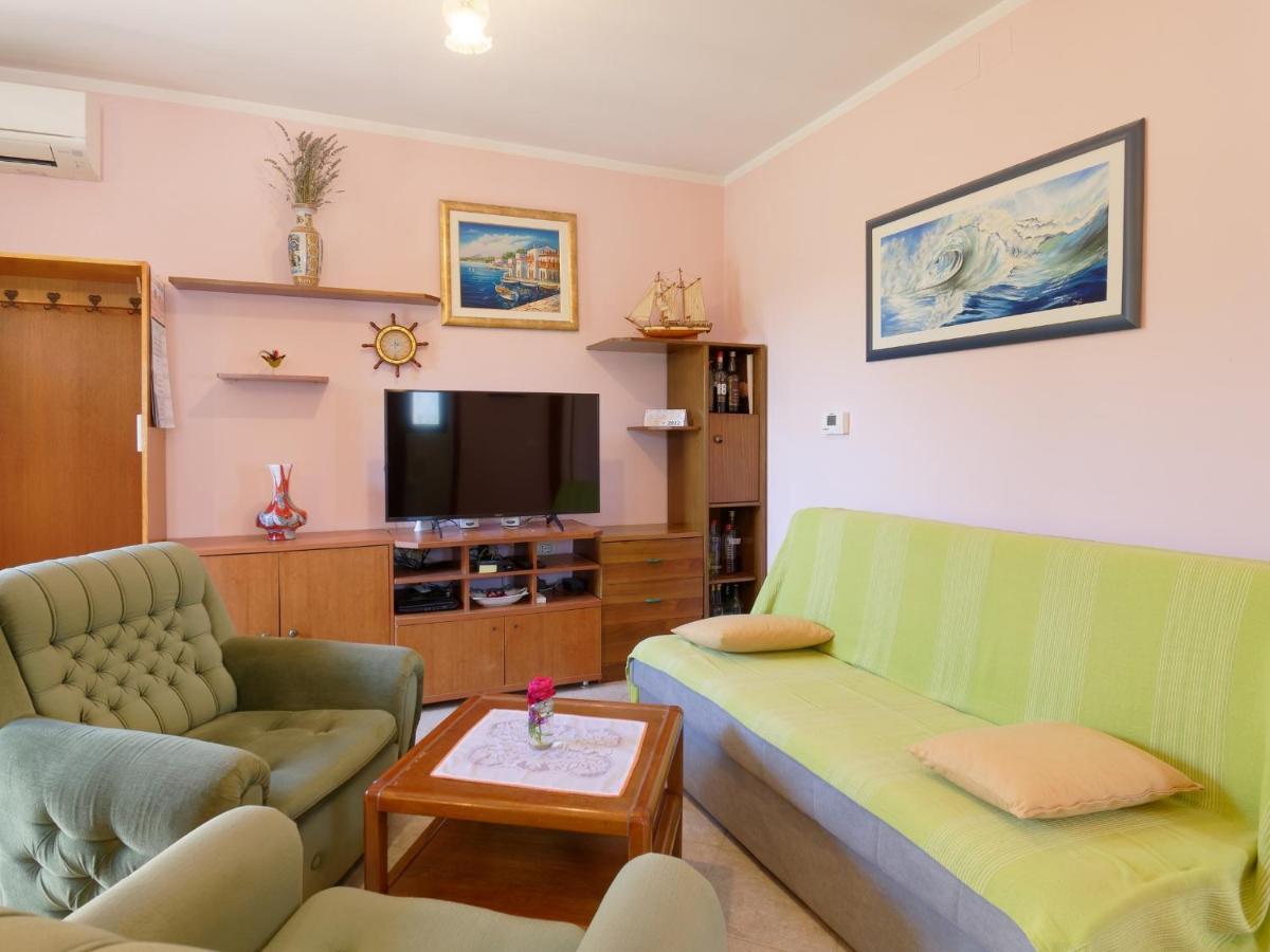 Apartment Laganis Plovanija Dış mekan fotoğraf